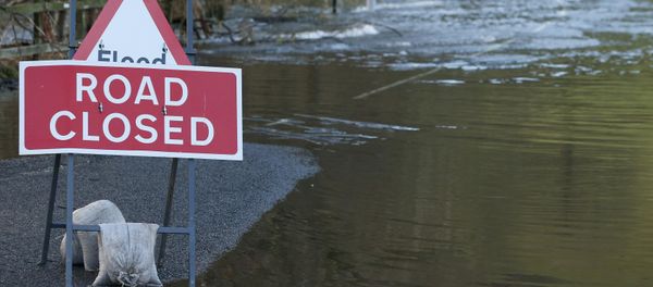 A road is closed due to flooding near the village of Pooley Bridge in North West England, December 10, 2015 - Sputnik International
