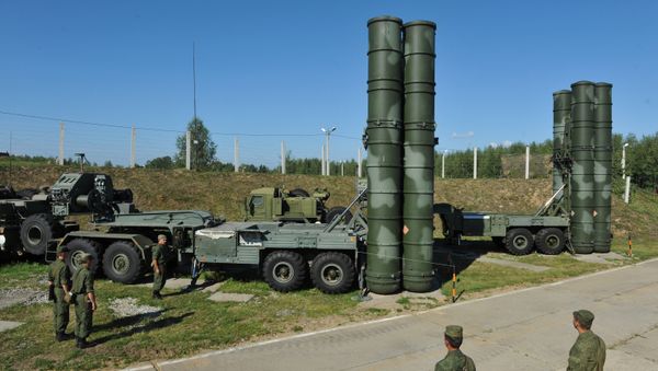 C-400 Triumph missiles protect air lines of Moscow and central industrial regions of Russia - Sputnik International
