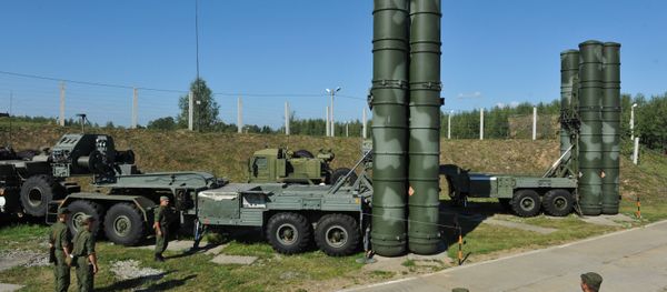 C-400 Triumph missiles protect air lines of Moscow and central industrial regions of Russia - Sputnik International