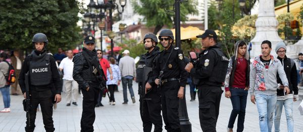 Tunisian special forces stand guard at the Habib Bourguiba Avenue in the capital Tunis on November 18, 2015. Tunisian special forces stand guard at the Habib Bourguiba Avenue in the capital Tunis on November 18, 2015. - Sputnik International