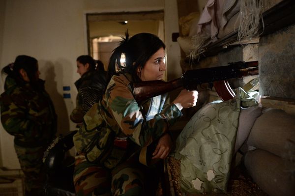 Female snipers from a special weapons and tactics (SWAT) regiment of the Syrian Arab Army in Darayya, a Damascus suburb Female snipers from a special weapons and tactics (SWAT) regiment of the Syrian Arab Army in Darayya, a Damascus suburb - Sputnik International