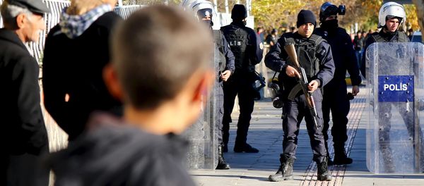 Turkish riot police stand guard during a protest against the curfew in Sur district in the Kurdish dominated southeastern city of Diyarbakir, Turkey, December 6, 2015. Turkish riot police stand guard during a protest against the curfew in Sur district in the Kurdish dominated southeastern city of Diyarbakir, Turkey, December 6, 2015. - Sputnik International