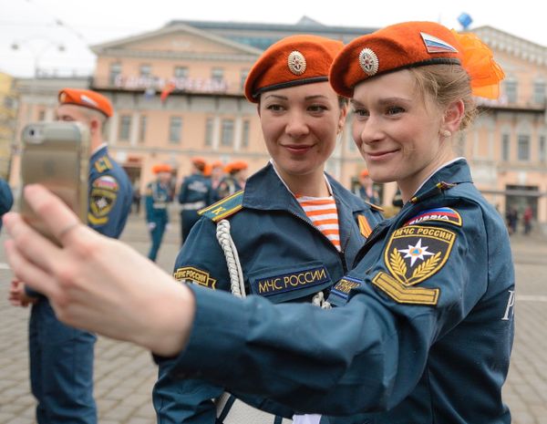 Battling Disasters, Saving Lives: Emergency Rescue Workers of Russia - Sputnik International