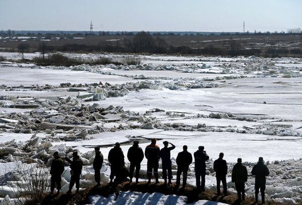 Battling Disasters, Saving Lives: Emergency Rescue Workers of Russia - Sputnik International