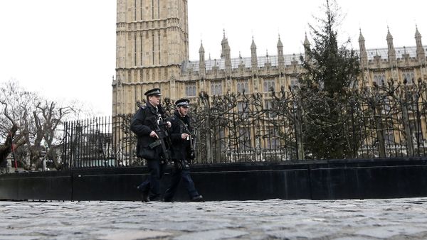 Armed police are seen on patrol at The Houses of Parliament in London, England Armed police are seen on patrol at The Houses of Parliament in London, England - Sputnik International