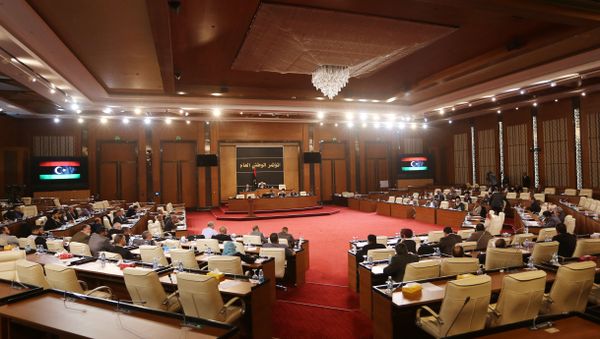 The president of the Tripoli-based General National Congress, which is not recognised internationally, Nuri Abu Sahmein (C - background), leads a parliament session in the Libyan capital on December 16, 2015 - Sputnik International