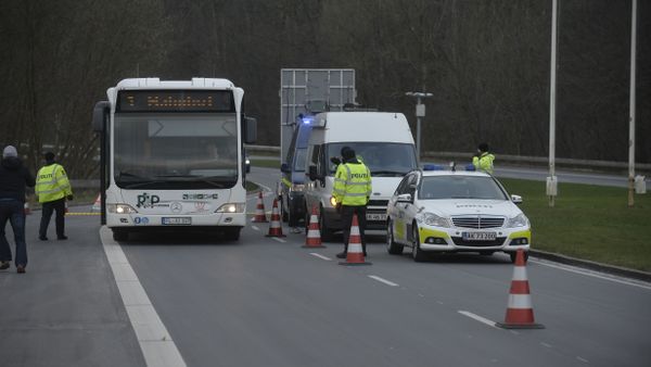 Border police checks IDs on January 4, 2016 at the Danish-German boarder town Krusaa - Sputnik International