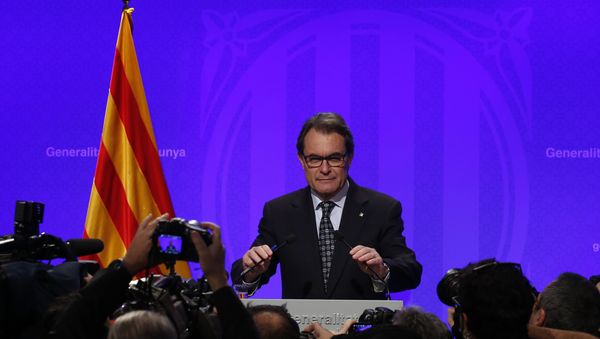 Acting regional President Artur Mas attends a press conference at the Palau Generalitat in Barcelona, Spain, Tuesday, Jan. 5, 2016. - Sputnik International