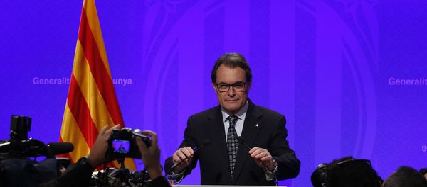 Acting regional President Artur Mas attends a press conference at the Palau Generalitat in Barcelona, Spain, Tuesday, Jan. 5, 2016. - Sputnik International