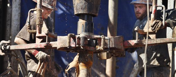Oil field workers - Sputnik International