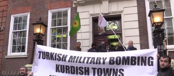 Kurdish protesters occupy Tory HQ Kurdish protesters occupy Tory HQ - Sputnik International