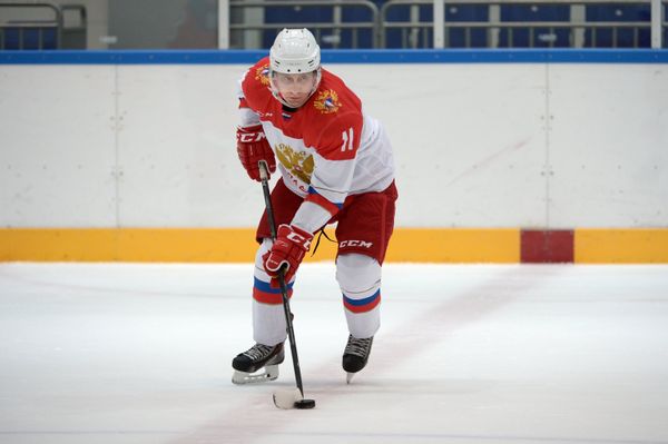Russian President Vladimir Putin participates in a training of the Night Hockey League at the Galaktika center in Krasnaya Polyana Russian President Vladimir Putin participates in a training of the Night Hockey League at the Galaktika center in Krasnaya Polyana - Sputnik International