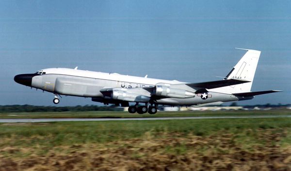 US Air Force RC-135 surveillance plane - Sputnik International