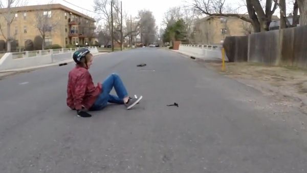 Longboarder Falls While Weaving In and Out Read. - Sputnik International