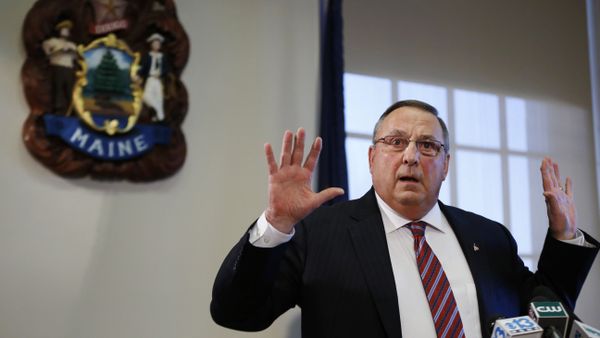 Gov. Paul LePage speaks at a news conference at the State House. - Sputnik International