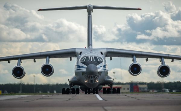 An Il-76 military transport plane in Omsk, Siberia. An Il-76 military transport plane in Omsk, Siberia. - Sputnik International