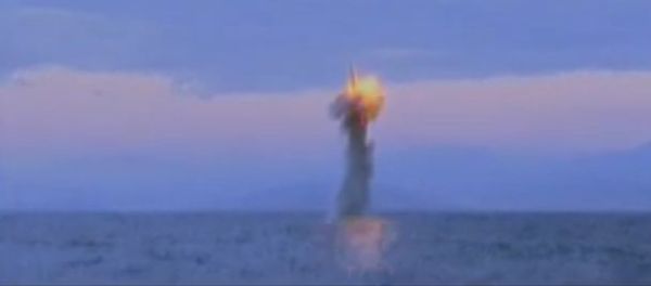 North Korean Submarine Launches Missile Test - Sputnik International