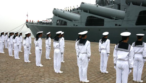 Flagman of the Russian Pacific Fleet missile cruiser Varyag arrived at the Chinese port of Quindao on official visit Flagman of the Russian Pacific Fleet missile cruiser Varyag arrived at the Chinese port of Quindao on official visit - Sputnik International