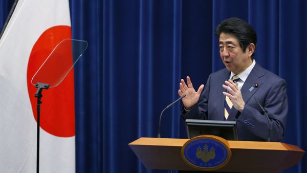 Japanese Prime Minister Shinzo Abe delivers a speech during a new year's press conference at his official residence in Tokyo, Monday, Jan. 4, 2016 Japanese Prime Minister Shinzo Abe delivers a speech during a new year's press conference at his official residence in Tokyo, Monday, Jan. 4, 2016 - Sputnik International
