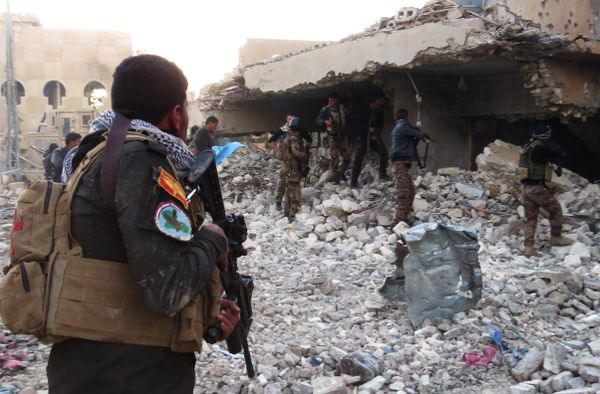 Iraqi forces secure an area in Ramadi, the capital of Iraq's Anbar province, on January 10, 2016, after retaking the city from Islamic State (IS) group jihadists - Sputnik International