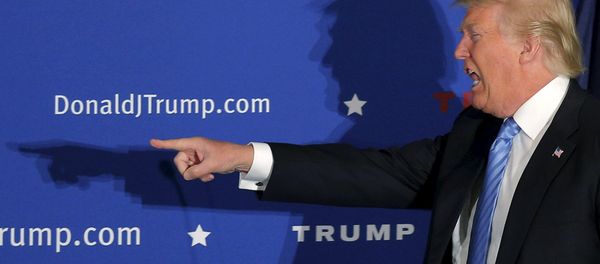 US Republican presidential candidate Donald Trump takes the stage at a campaign rally in Windham, New Hampshire, January 11, 2016. - Sputnik International