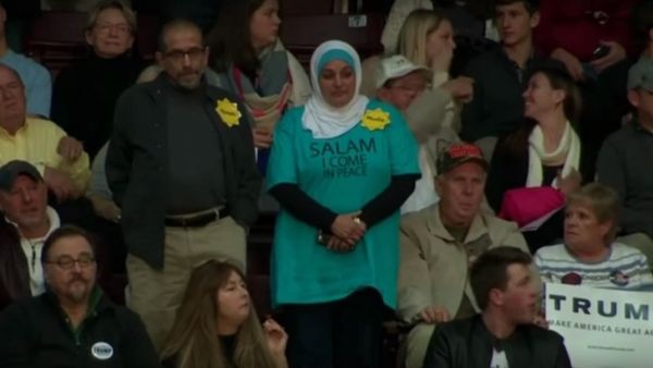WATCH: Muslim Woman Chased Out of Trump Campaign Event by Angry Crowd WATCH: Muslim Woman Chased Out of Trump Campaign Event by Angry Crowd - Sputnik International