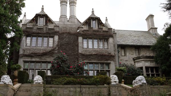 Playboy Magazine publisher Hugh Hefner's property, the Playboy Mansion, is pictured 11 January 2007 in Beverly Hills. - Sputnik International
