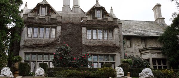 Playboy Magazine publisher Hugh Hefner's property, the Playboy Mansion, is pictured 11 January 2007 in Beverly Hills. Playboy Magazine publisher Hugh Hefner's property, the Playboy Mansion, is pictured 11 January 2007 in Beverly Hills. - Sputnik International
