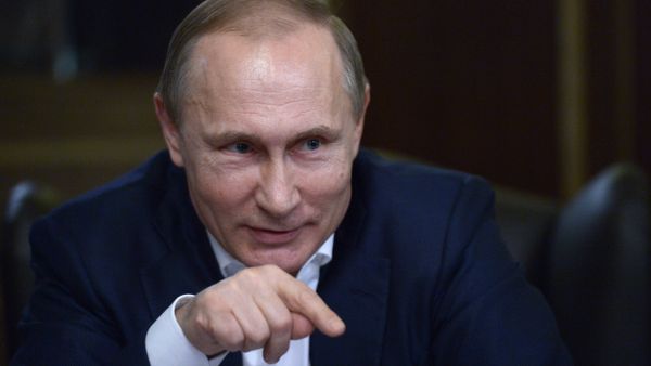 In this photo taken Tuesday, Jan. 5, 2016, Russian President Vladimir Putin speaks during an interview with the German daily Bild at the Russian Black Sea resort of Sochi, Russia - Sputnik International