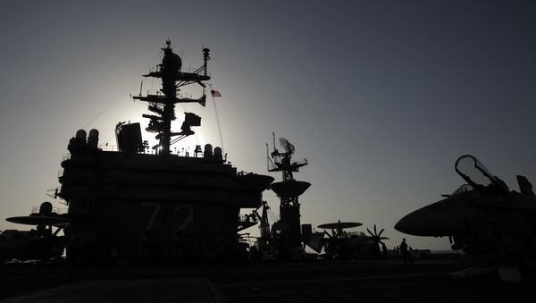 The USS Abraham Lincoln sailed from the Persian Gulf through the Strait of Hormuz (File) - Sputnik International
