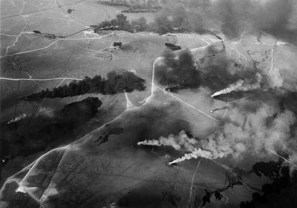 Aerial view of the Kuwaiti oil fires. Aerial view of the Kuwaiti oil fires. - Sputnik International