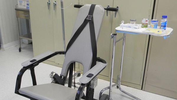 Liquid food supplements force fed to hunger strikers and the feeding chair are seen in Guantanamo Bay, Cuba - Sputnik International