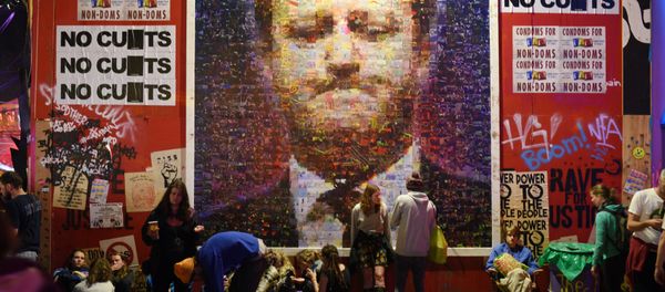 A large mural depicting British Prime Minster David Cameron is displayed in the Hell section of the Shangri La area of the Glastonbury Festival A large mural depicting British Prime Minster David Cameron is displayed in the Hell section of the Shangri La area of the Glastonbury Festival - Sputnik International