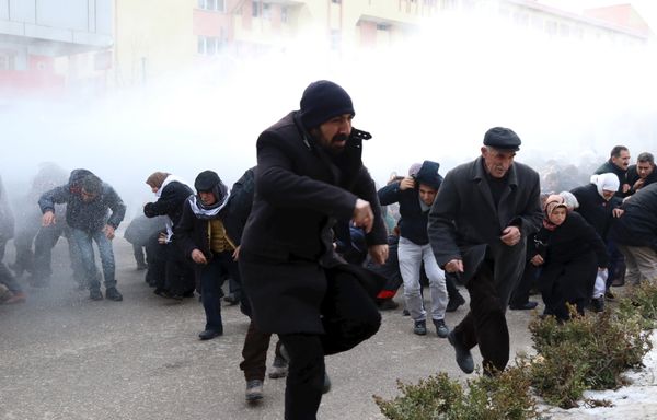 Riot police use water cannons to disperse pro-Kurdish demonstrators during a protest against security operations in the Kurdish-dominated southeast, in Van, Turkey Riot police use water cannons to disperse pro-Kurdish demonstrators during a protest against security operations in the Kurdish-dominated southeast, in Van, Turkey - Sputnik International
