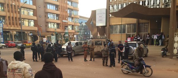 Security forces gather near the Hotel that was attacked by suspected militants in Ouagadougou, Burkina Faso, Saturday, Jan. 16, 2016 Security forces gather near the Hotel that was attacked by suspected militants in Ouagadougou, Burkina Faso, Saturday, Jan. 16, 2016 - Sputnik International