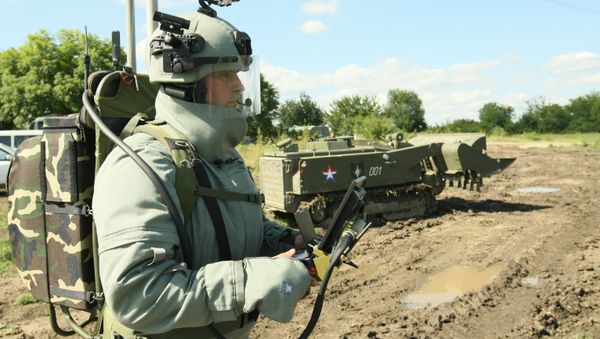 State-of-the-art robotic demining systems have been put into service at Russia's Southern Military District, news reports said - Sputnik International