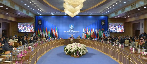 November 23, 2015. Russian President Vladimir Putin attends the summit of the heads of state and government of the Gas Exporting Countries Forum in Tehran November 23, 2015. Russian President Vladimir Putin attends the summit of the heads of state and government of the Gas Exporting Countries Forum in Tehran - Sputnik International