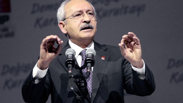 Leader of Turkey's main opposition Republican People's Party (CHP), Kemal Kilicdaroglu delivers a speech during the 35th General Assembly of the party at Ankara Sports Hall in Ankara, on January 16, 2016 Leader of Turkey's main opposition Republican People's Party (CHP), Kemal Kilicdaroglu delivers a speech during the 35th General Assembly of the party at Ankara Sports Hall in Ankara, on January 16, 2016 - Sputnik International