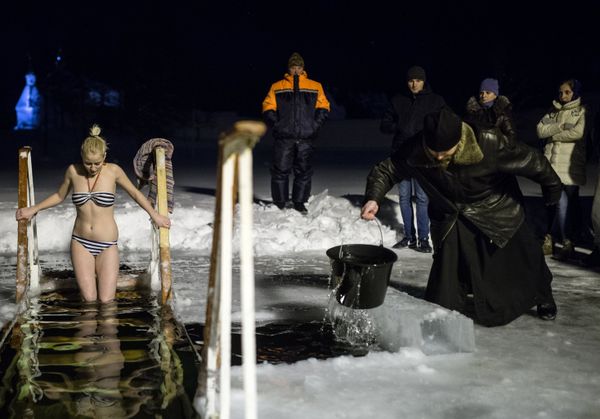 Russian Spirit: Epiphany Bathing Across the Country Russian Spirit: Epiphany Bathing Across the Country - Sputnik International
