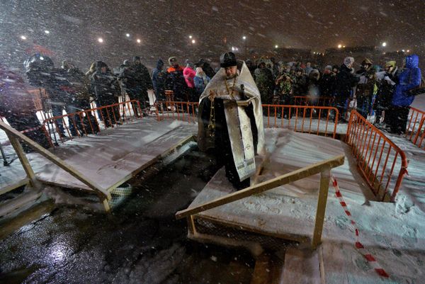 Russian Spirit: Epiphany Bathing Across the Country Russian Spirit: Epiphany Bathing Across the Country - Sputnik International