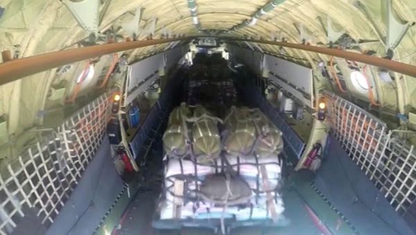 Humanitarian cargo dropped in Deir ez-Zor with the help of Russian parachute systems - Sputnik International
