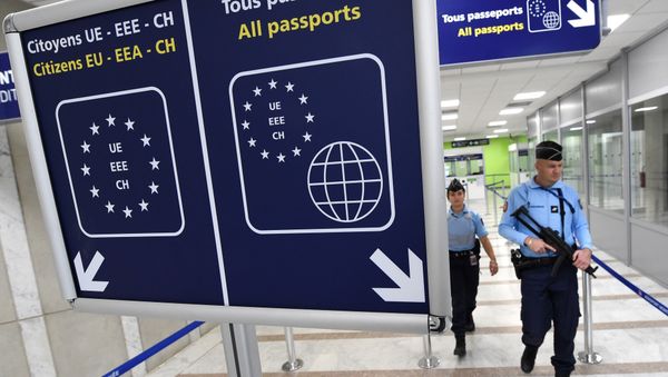 French Gendarmes patrol the airport of Montpellier, southern France, on November 20, 2015. French Gendarmes patrol the airport of Montpellier, southern France, on November 20, 2015. - Sputnik International
