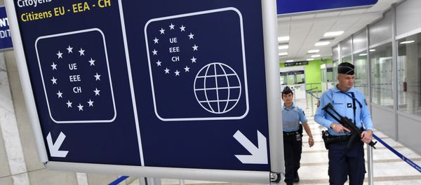 French Gendarmes patrol the airport of Montpellier, southern France, on November 20, 2015. French Gendarmes patrol the airport of Montpellier, southern France, on November 20, 2015. - Sputnik International