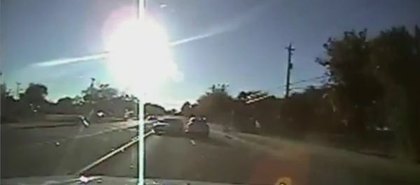 Teens driving stolen car hit cop cruiser - Sputnik International