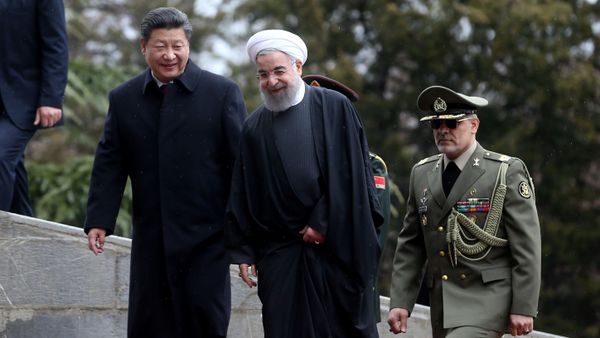 Chinese President Xi Jinping, left, is welcomed by Iranian President Hassan Rouhani during his official arrival ceremony at the Saadabad Palace in Tehran, Iran, Saturday, Jan. 23, 2016. Chinese President Xi Jinping, left, is welcomed by Iranian President Hassan Rouhani during his official arrival ceremony at the Saadabad Palace in Tehran, Iran, Saturday, Jan. 23, 2016. - Sputnik International