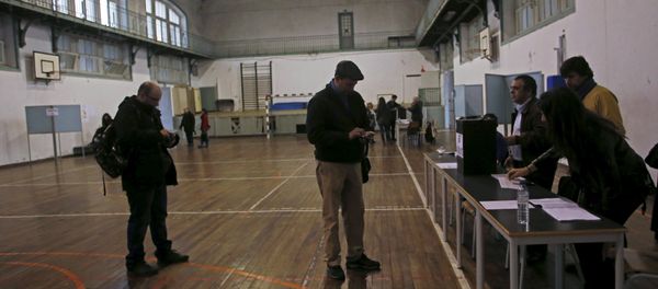 People wait to vote at a polling station during Portugal's presidential elections in Lisbon, Portugal People wait to vote at a polling station during Portugal's presidential elections in Lisbon, Portugal - Sputnik International