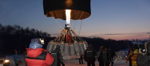 Russian aviation enthusiast Fedor Konyukhov and expert hot air balloon pilot Ivan Menyaylo - Sputnik International