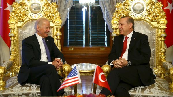 Turkish President Tayyip Erdogan (R) meets with U.S. Vice President Joe Biden in Istanbul, Turkey January 23, 2016, in this handout photo provided by the Presidential Palace Turkish President Tayyip Erdogan (R) meets with U.S. Vice President Joe Biden in Istanbul, Turkey January 23, 2016, in this handout photo provided by the Presidential Palace - Sputnik International