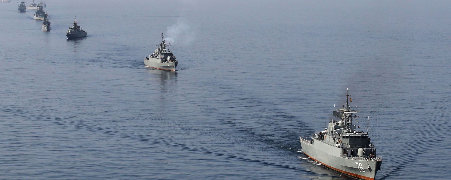 Iranian Navy boats take part in maneuvers during the Velayat-90 navy exercises in the Strait of Hormuz in southern Iran (File) - Sputnik International, 1920, 31.03.2026
