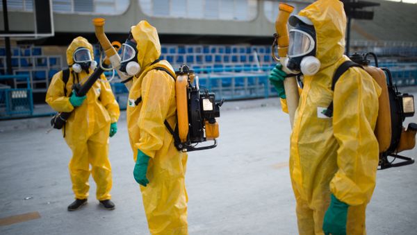 Municipal agents spray anti Zika mosquitos chimical product at the sambadrome in Rio de Janeiro, on January 26, 2016 Municipal agents spray anti Zika mosquitos chimical product at the sambadrome in Rio de Janeiro, on January 26, 2016 - Sputnik International
